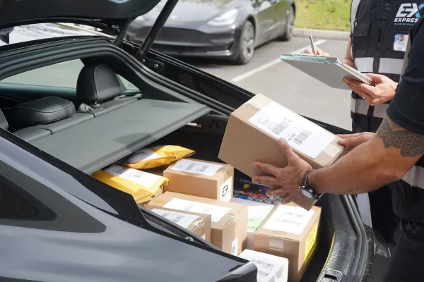 Express Courier Services: Redefining Healthcare Logistics in California