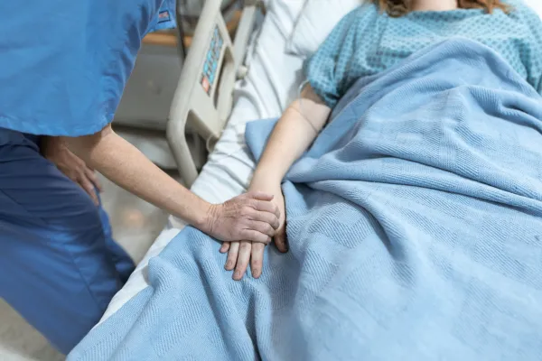 How Courier Services Can Improve Patient Care