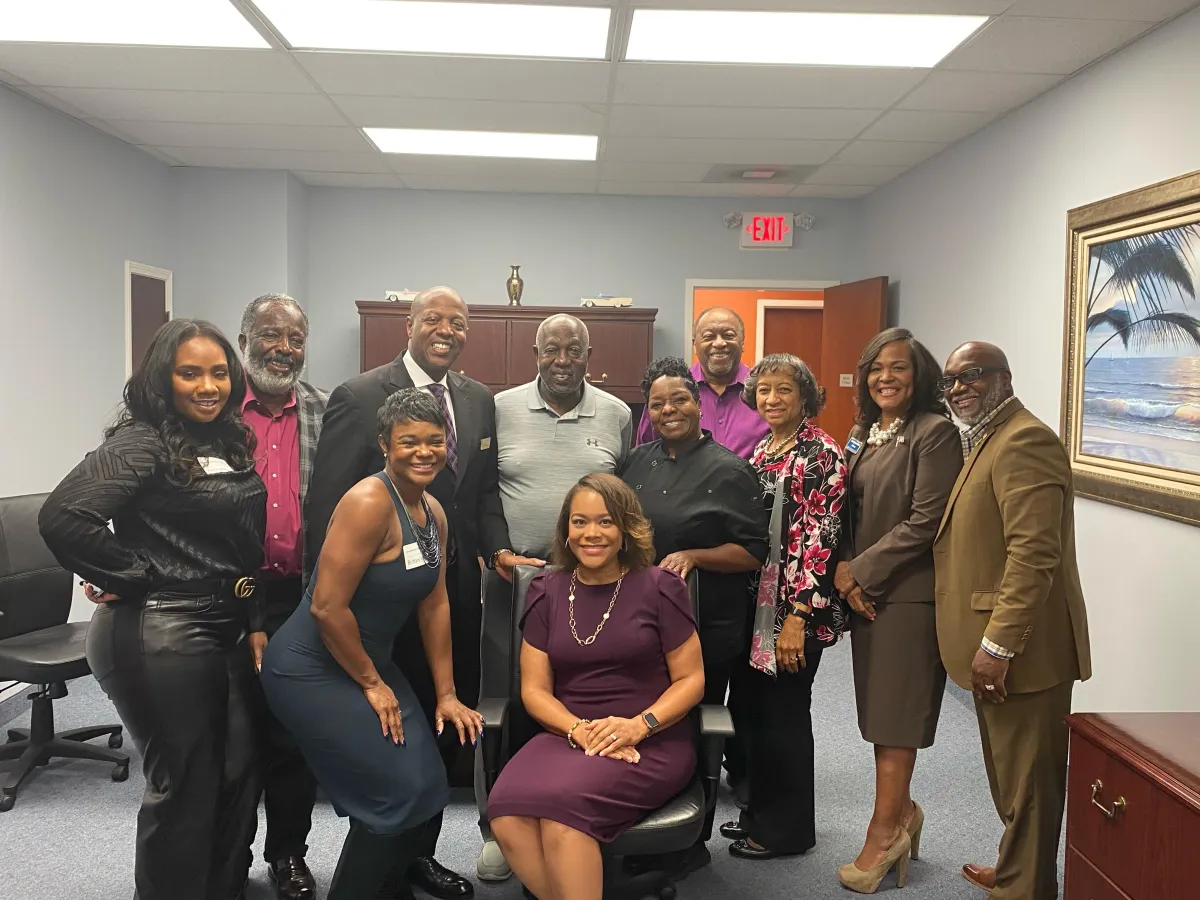 Woman planning with team