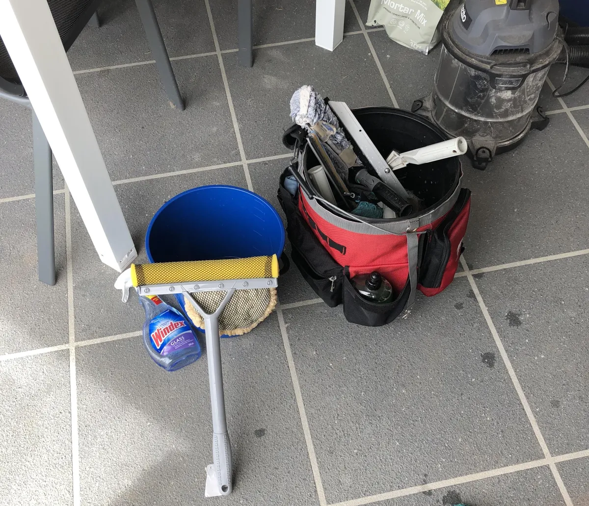 Professional Window Cleaning Tools Vs DIY tools