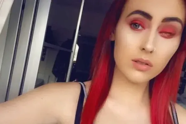 Danni Winrow, 24