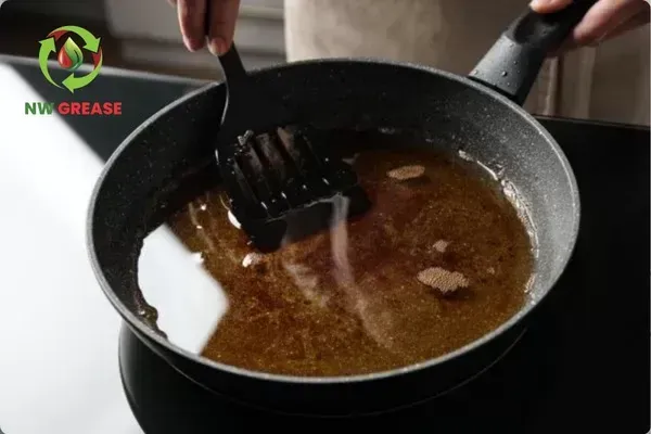 Safety Tips When Handling Waste Cooking Oil