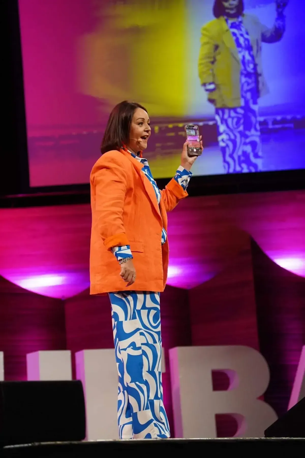 The Power of Pause: Enhancing Your Speaking with Strategic Silence