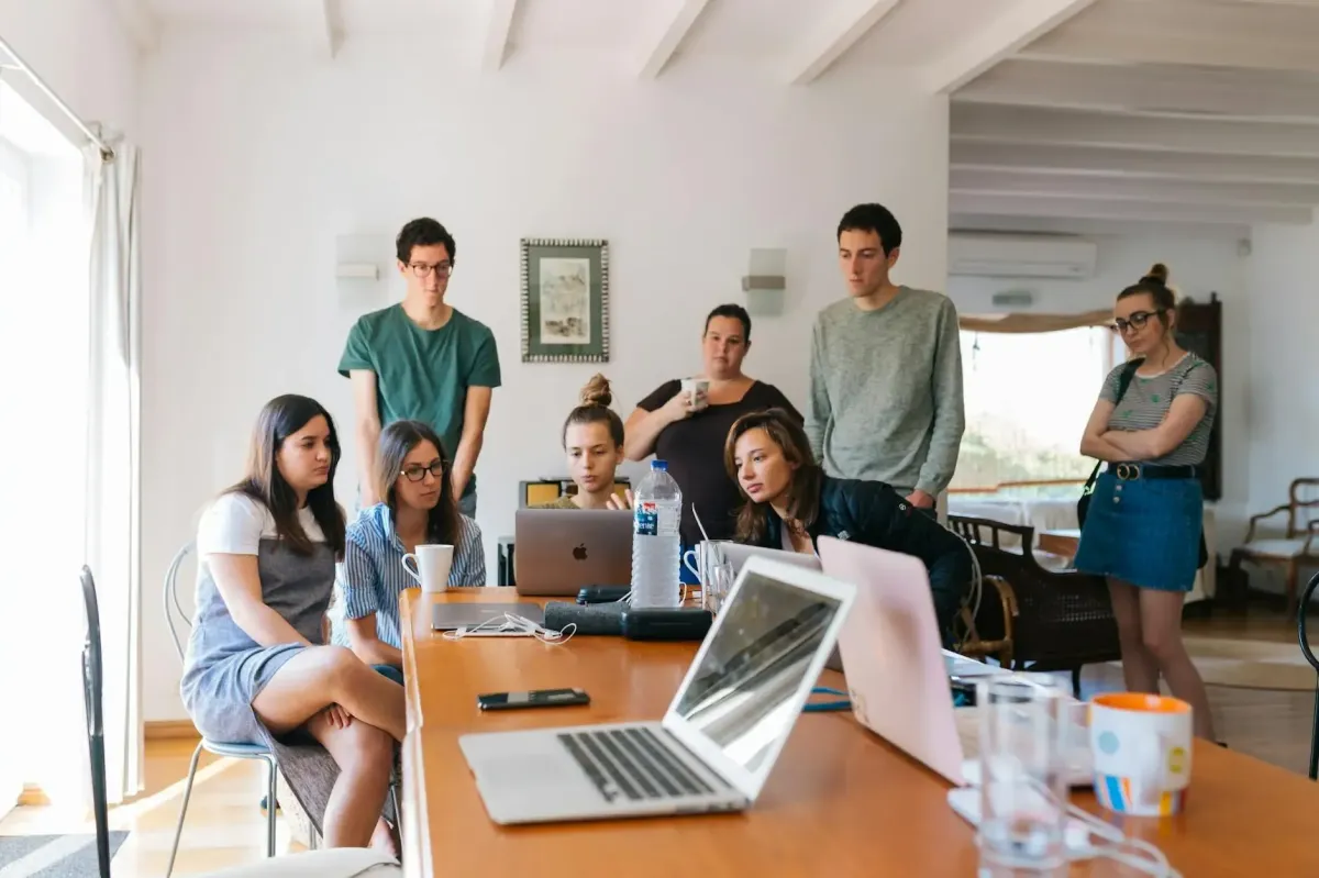 Navigating Business Communication and Leadership Trends in 2023