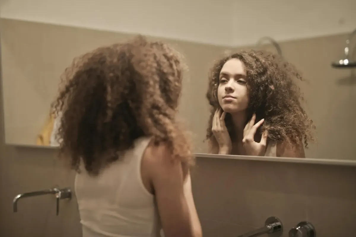 Why Successful People Struggle with Imposter Syndrome (And What They Do About It)