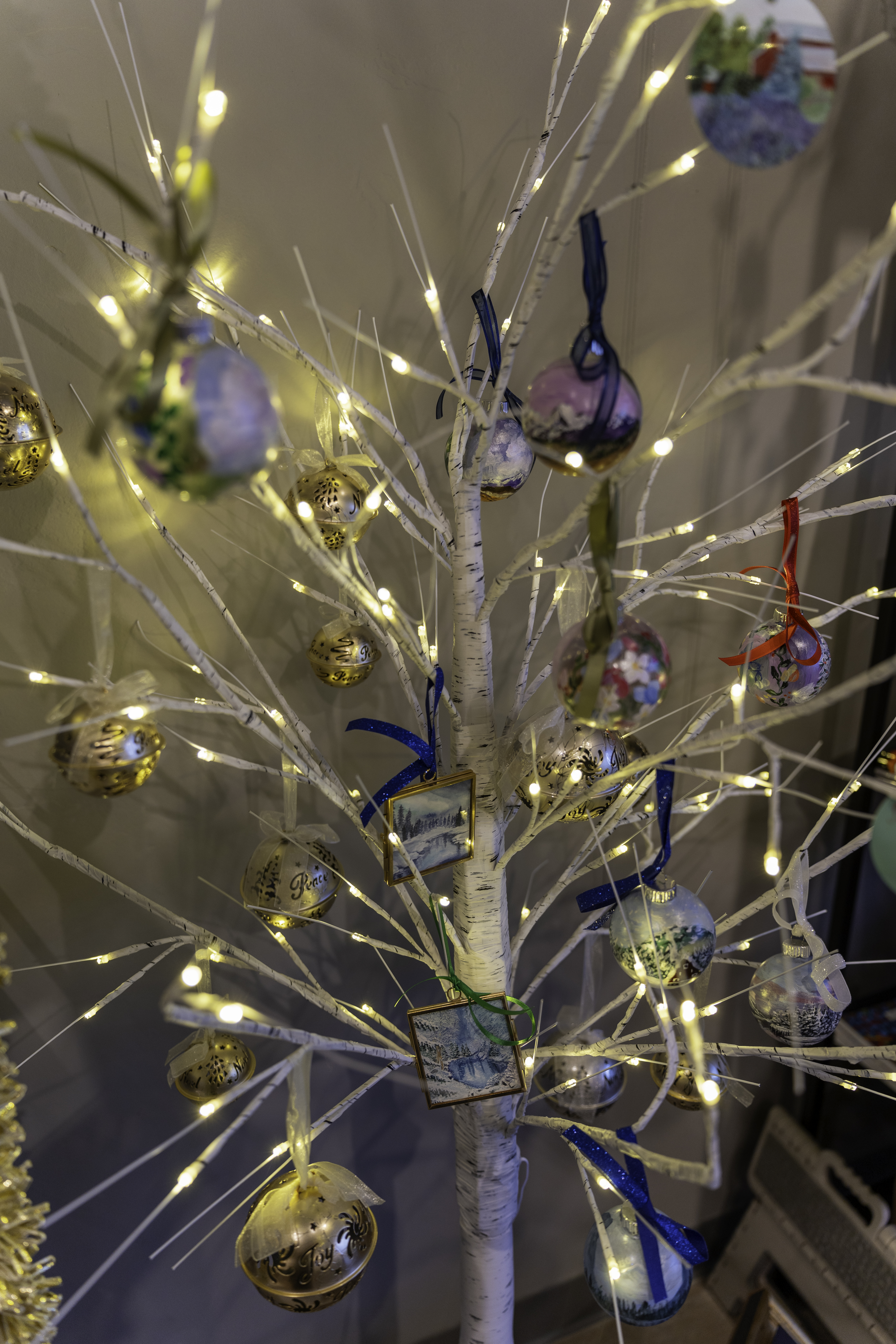 create gallery and frames a fine art gallery and custom frame shop in garden city idaho for gallery of gifts event ornaments by artist elizabeth van tassel