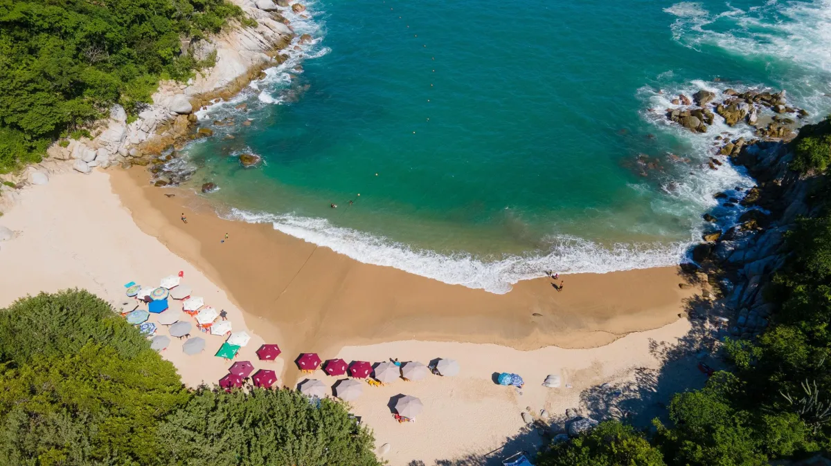 A Guide to Paradise Living and Investing