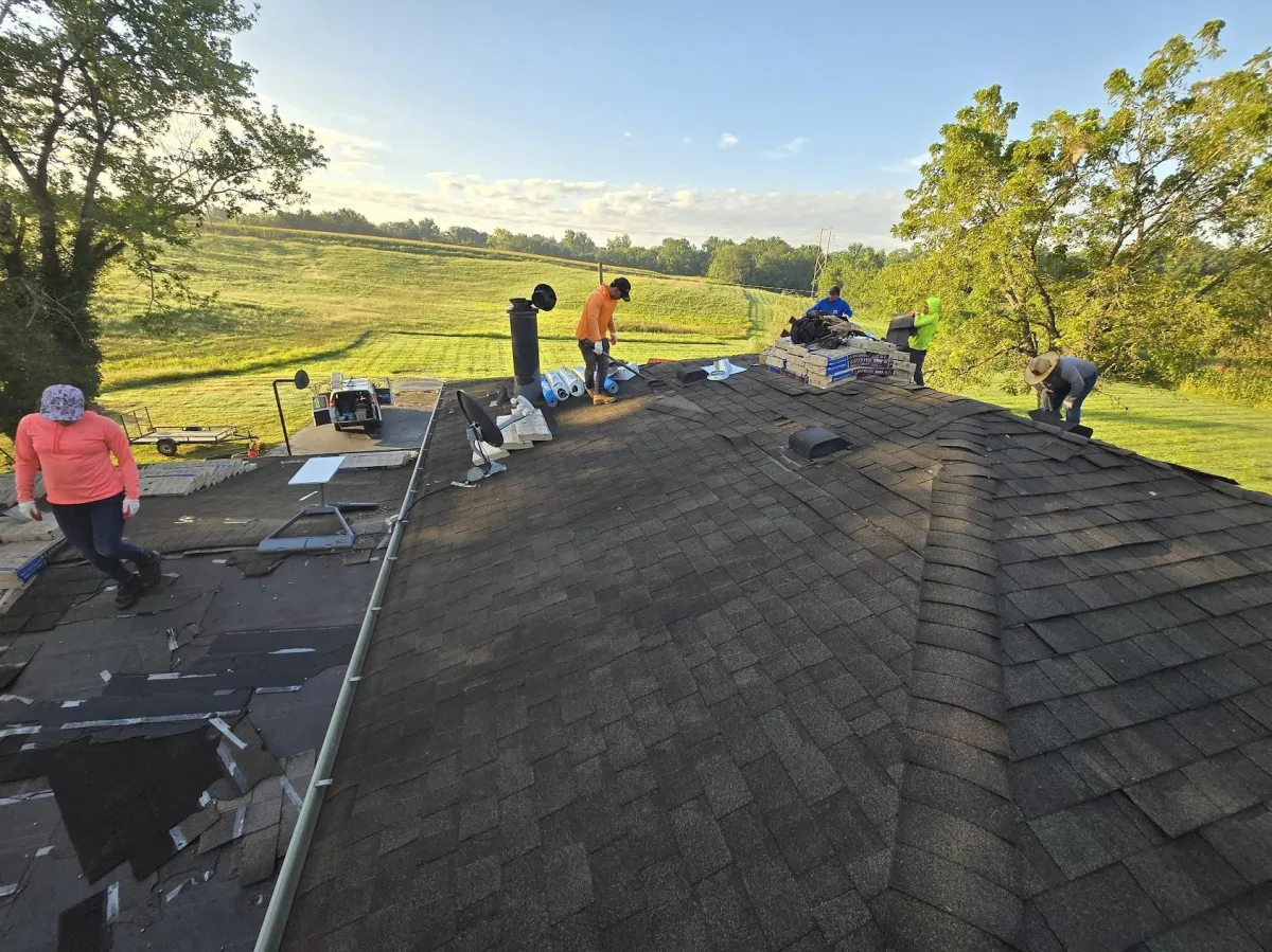 Roofing Contractor working in STL