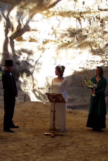 Marriage in a cave, Australia, lessons