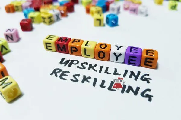 AI as the Ultimate Team Player: Transforming Employees into Intrapreneurs