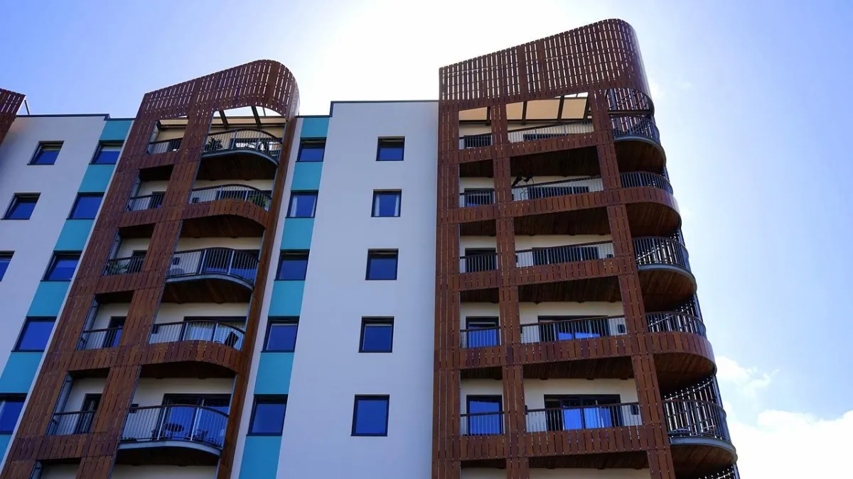 Real Estate Syndications and Economic Indicators: Making Informed Investment Decisions
