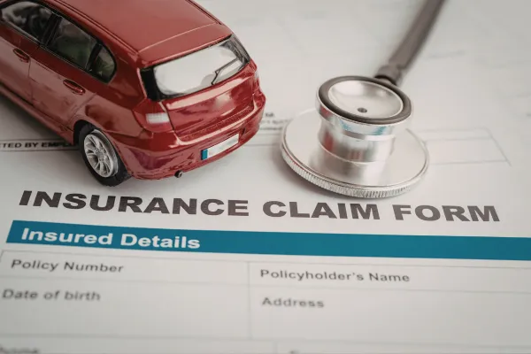 Navigating Insurance Claims After a Highway Pile-Up