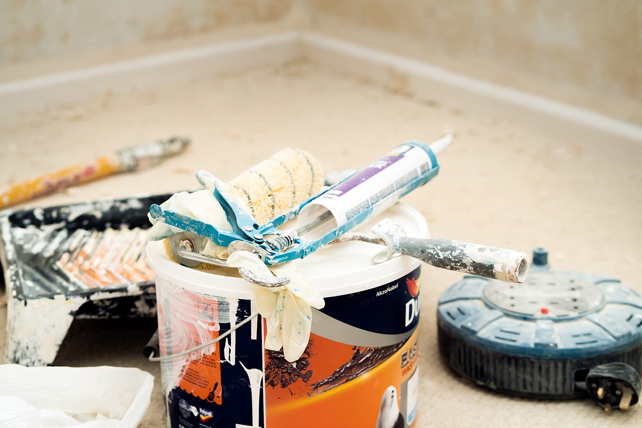 How to Re-caulk Your Bathroom