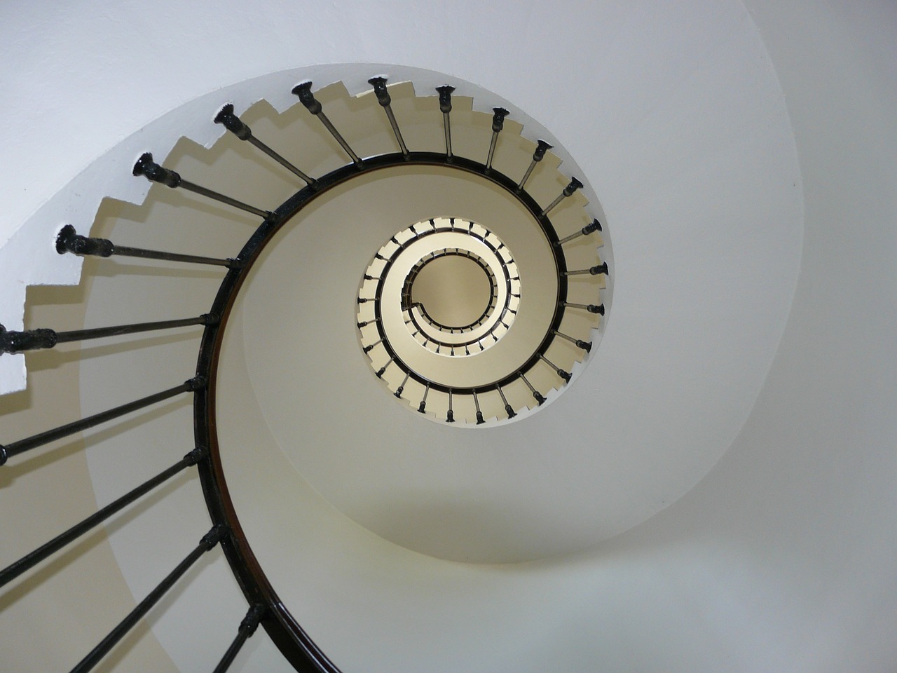 Stair Railing Styles to Suit Your Design