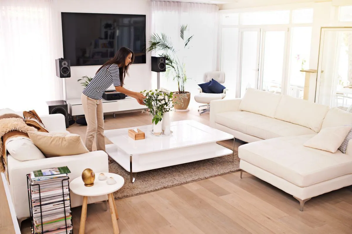 Decorating to Sell vs. Decorating to Stay

