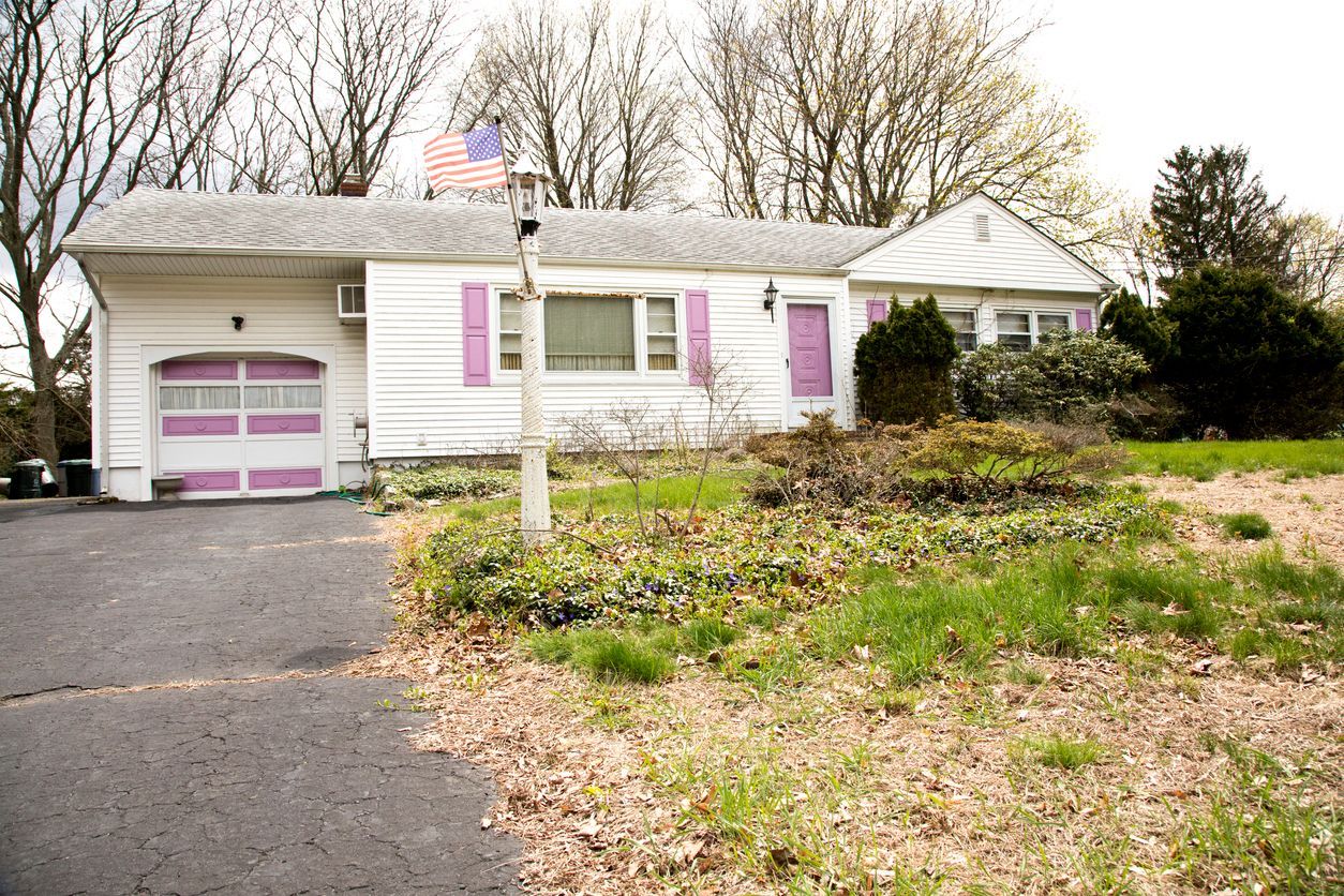 Selling Your Home? Avoid These Front-Yard 'Eyesores'