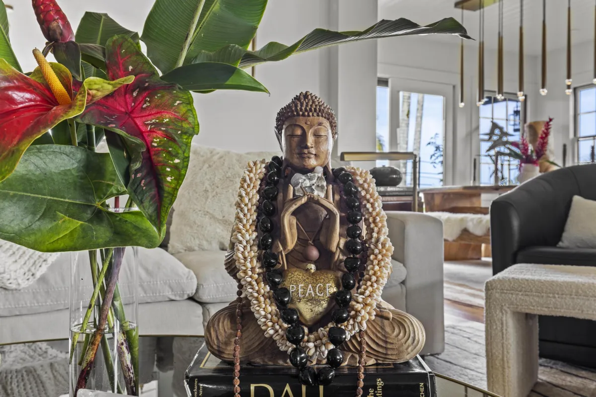 Creating Calm, Stress-Free Spaces in Hawaii's Humid Climate 