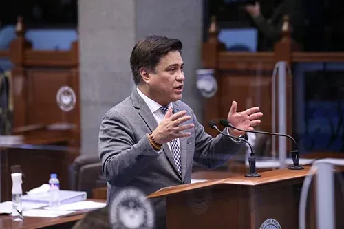 Senator Migz Zubiri speaks during a Philippine Senate session, calling for urgent government action to address the country’s sugar crisis.