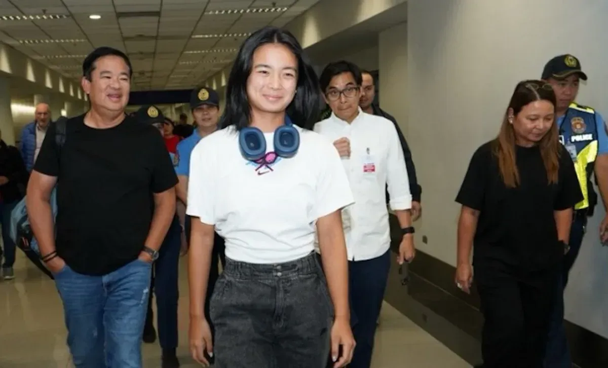 Alex Eala arriving in Manila ahead of the inaugural Philippine Women’s Open tennis tournament, marking a milestone for women’s tennis in the Philippines.