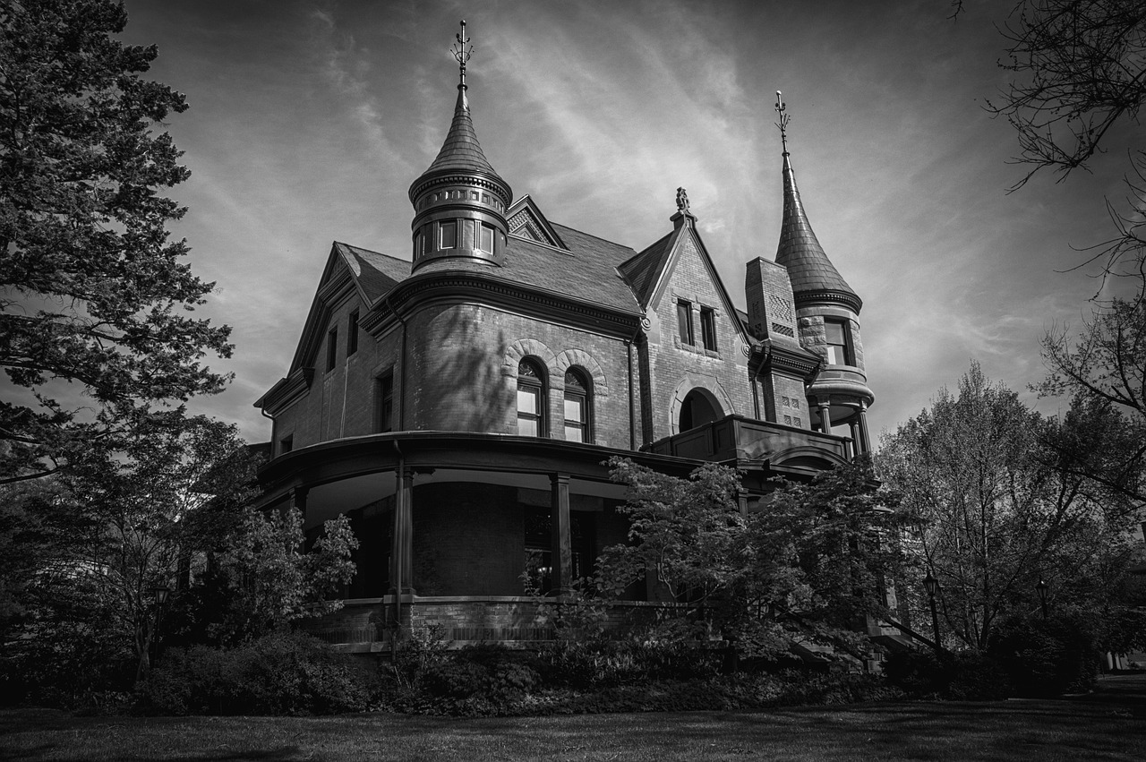 Black and white of an old mansion