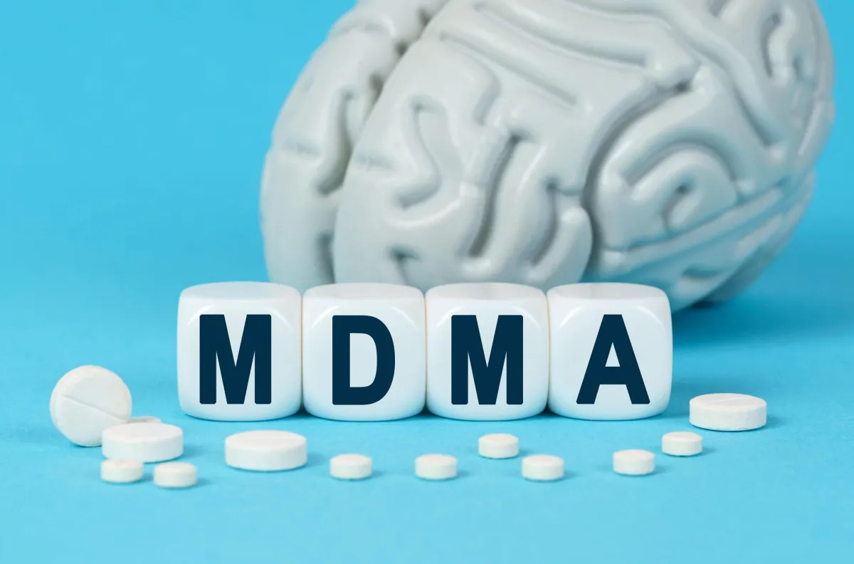 MDMA-Assisted Therapy: Revolutionary Breakthrough in PTSD Treatment 2025