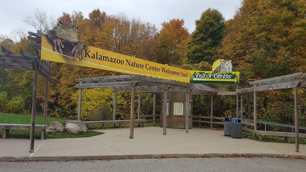 🌲 Wild Wonders Await at Kalamazoo Nature Center: Your Passport to Michigan’s Outdoorsy Magic 😄