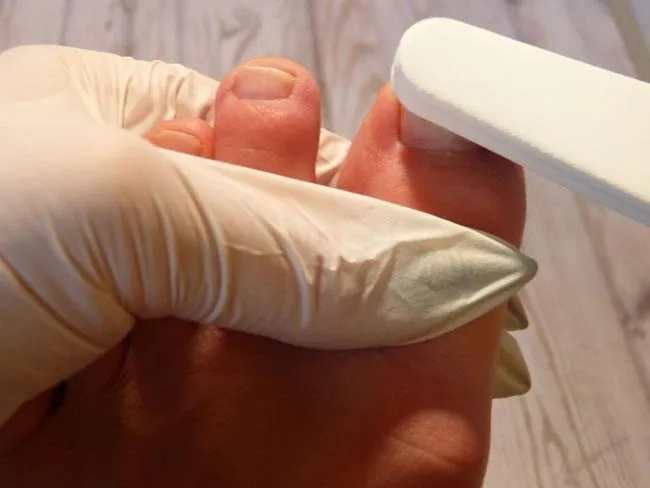 lábkörömformázás