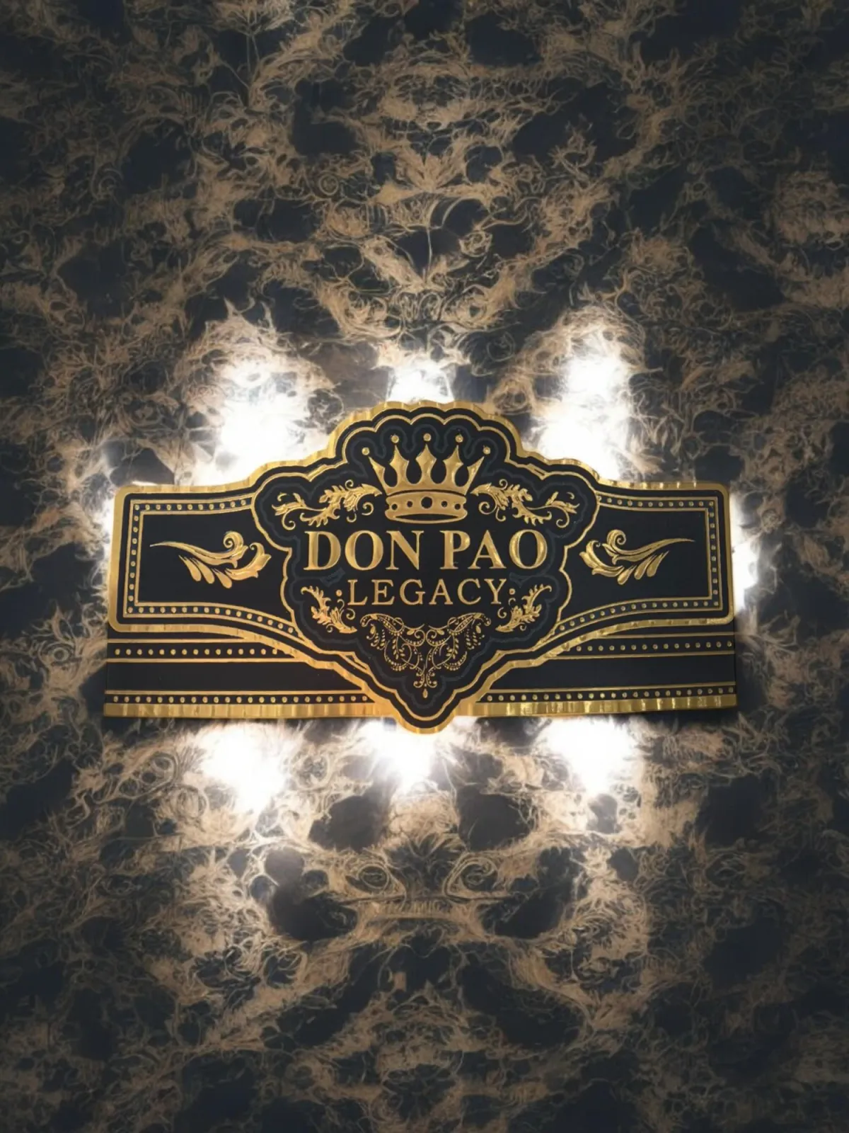 Crafting Premium Cigar Bands: The Art Behind Cigar Bandz