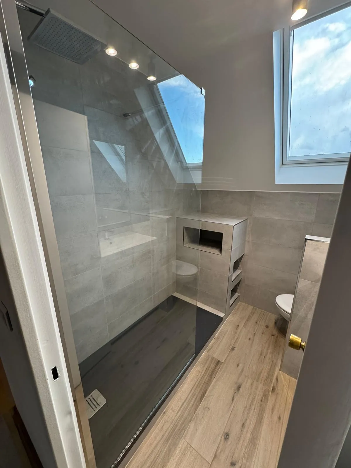 Salle de bain après angle 1