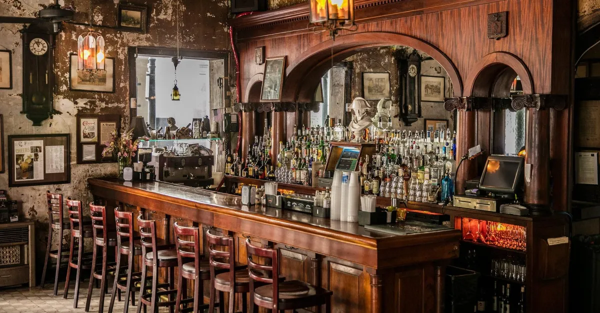 Discovering New Orleans Charm at The Napoleon House: A Slice of History in the Heart of the French Quarter