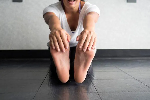 feet stretching