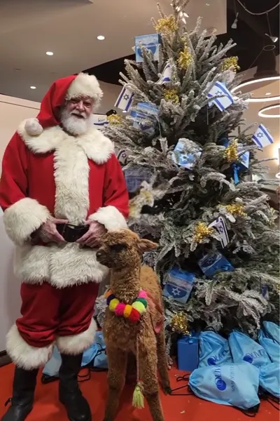Holiday and Seasonal Events: Festive Animal Entertainment