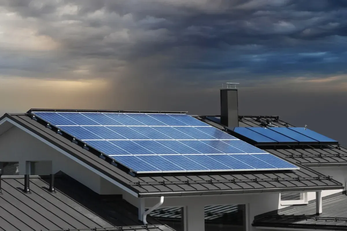 Do Solar Panels work on Cloudy Days? - Birmingham 2025