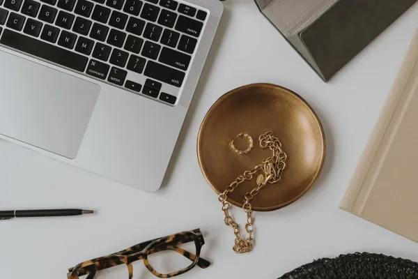 Laptop keyboard w/ gold bowl