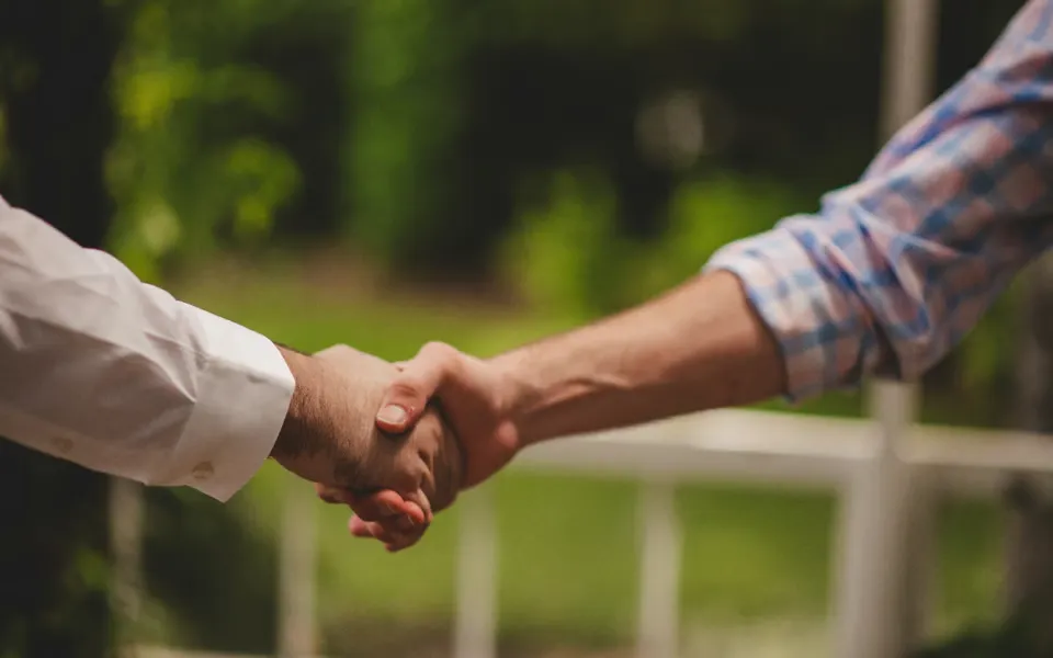 Negotiation Tips for Sellers in the Lakeway Real Estate Market