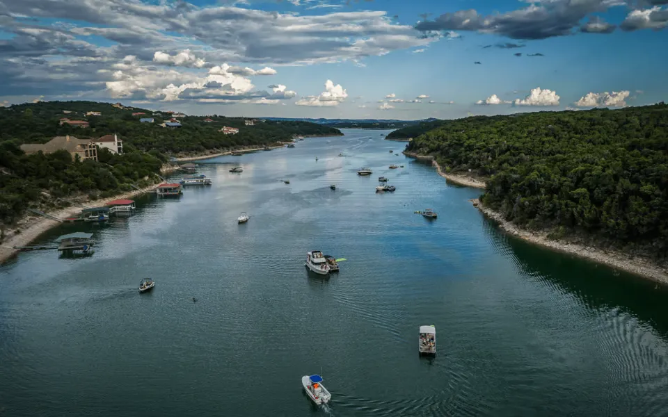 Top Lazy Rivers Near Lakeway: Perfect Spots for Relaxation