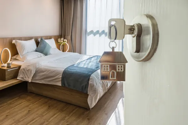 Short-Term Rentals in Phoenix: Is Airbnb Still a Good Investment in 2025?