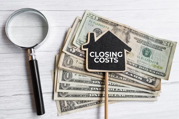 Understanding Closing Costs in Arizona: What Buyers & Sellers Can Expect to Pay