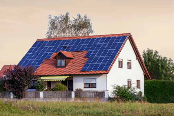 What Happens If You Sell a Home with Solar Panels in Arizona?