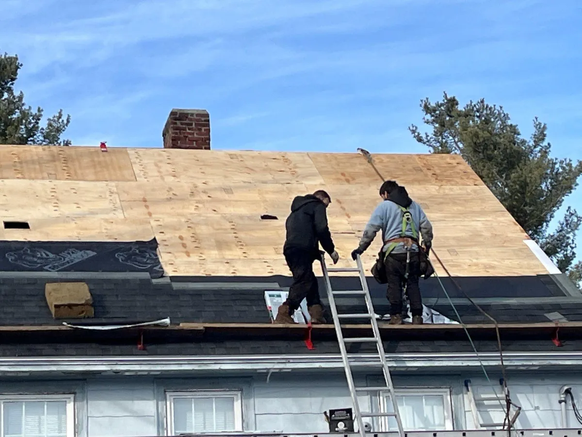 Roof layers: How many layers of material does a roof have?