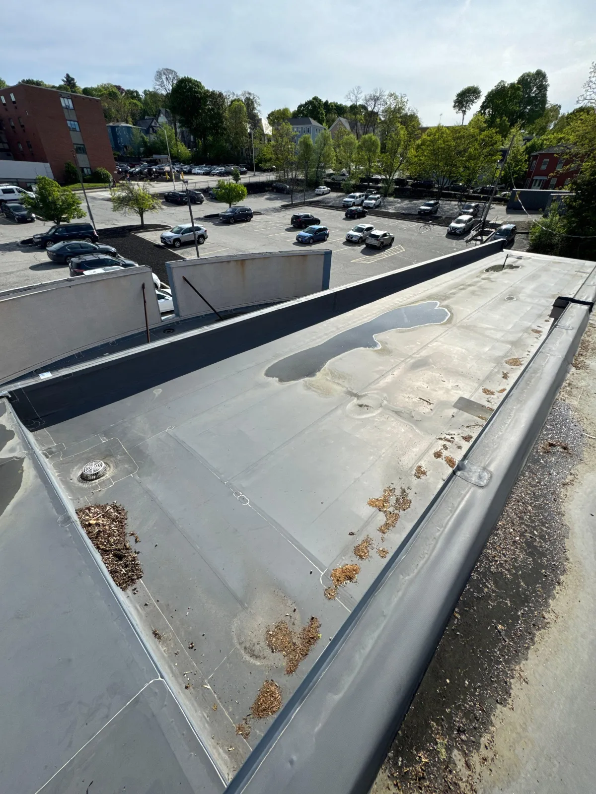 How to fix a commercial roof leak? Repair steps