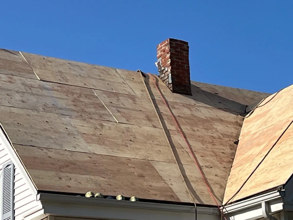 Roofing decking: Sheathing guide & replacement tips