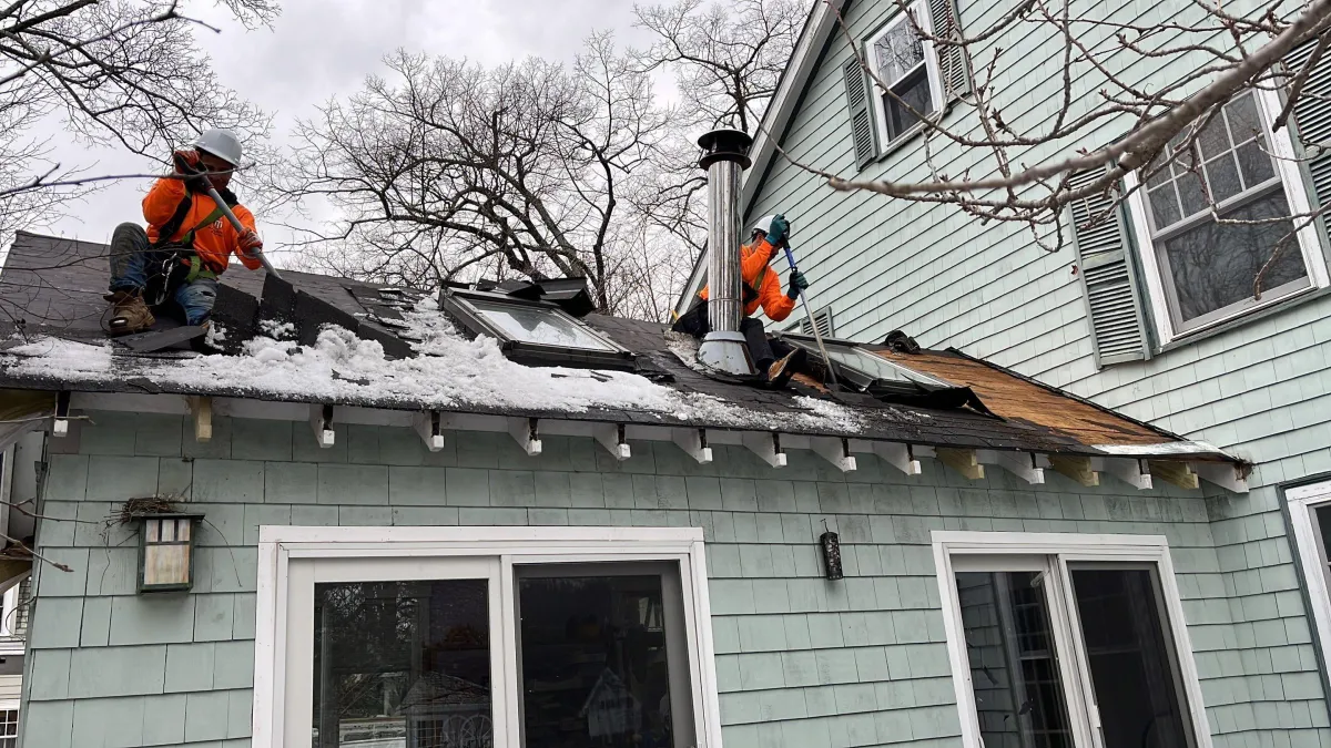 How to fix a leaking skylight