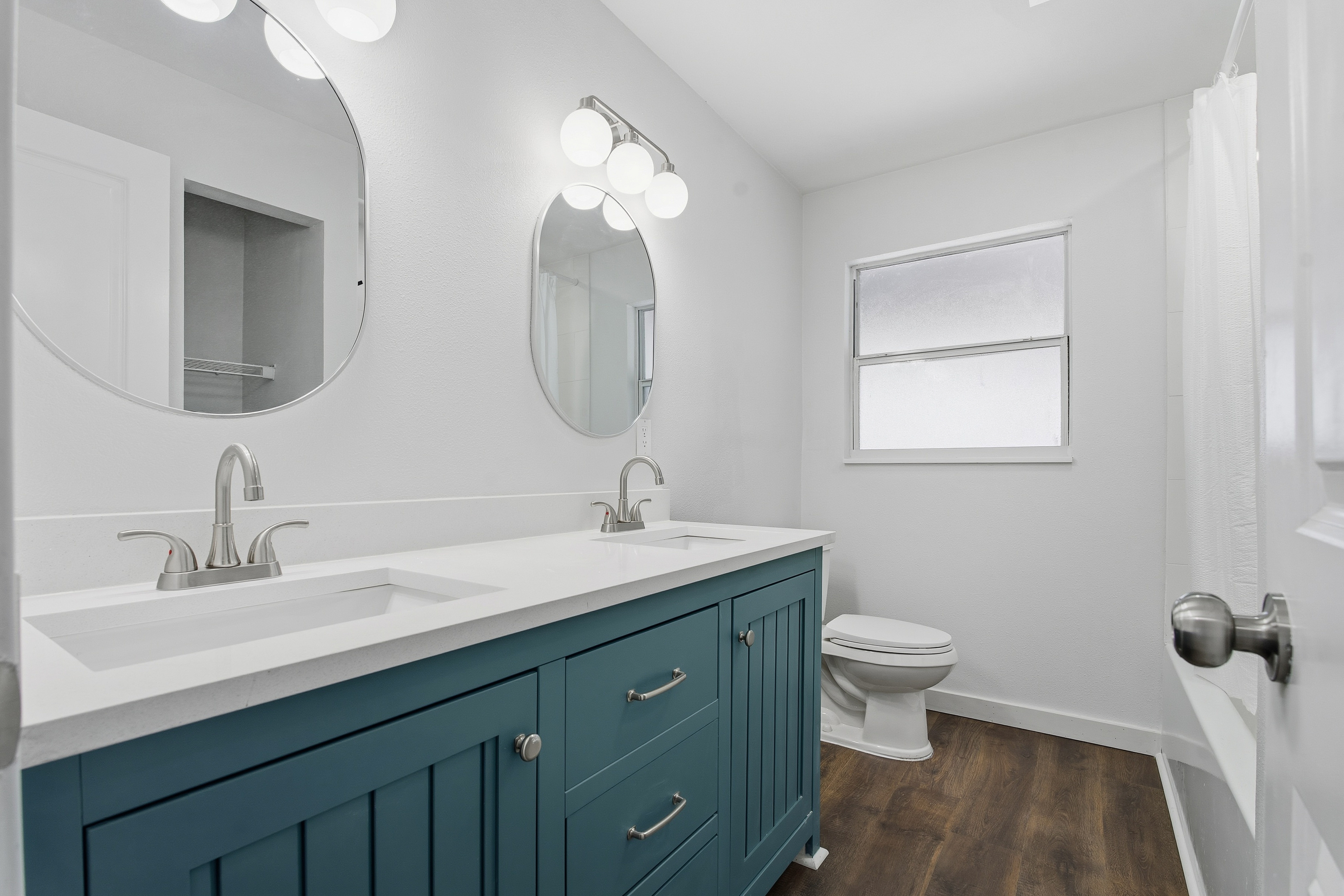 Full Bathroom in Oldsmar short term rental near Tampa Bay