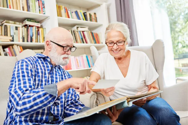 Creating Joyful Moments: A Heartwarming Holiday Memory Album Activity for Individuals with Dementia