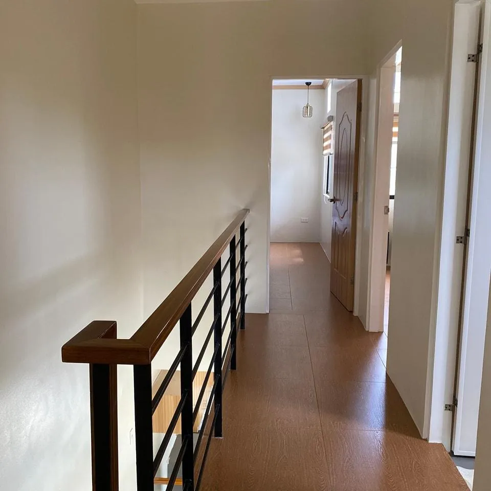 Kathleen Place 5 second floor hallway