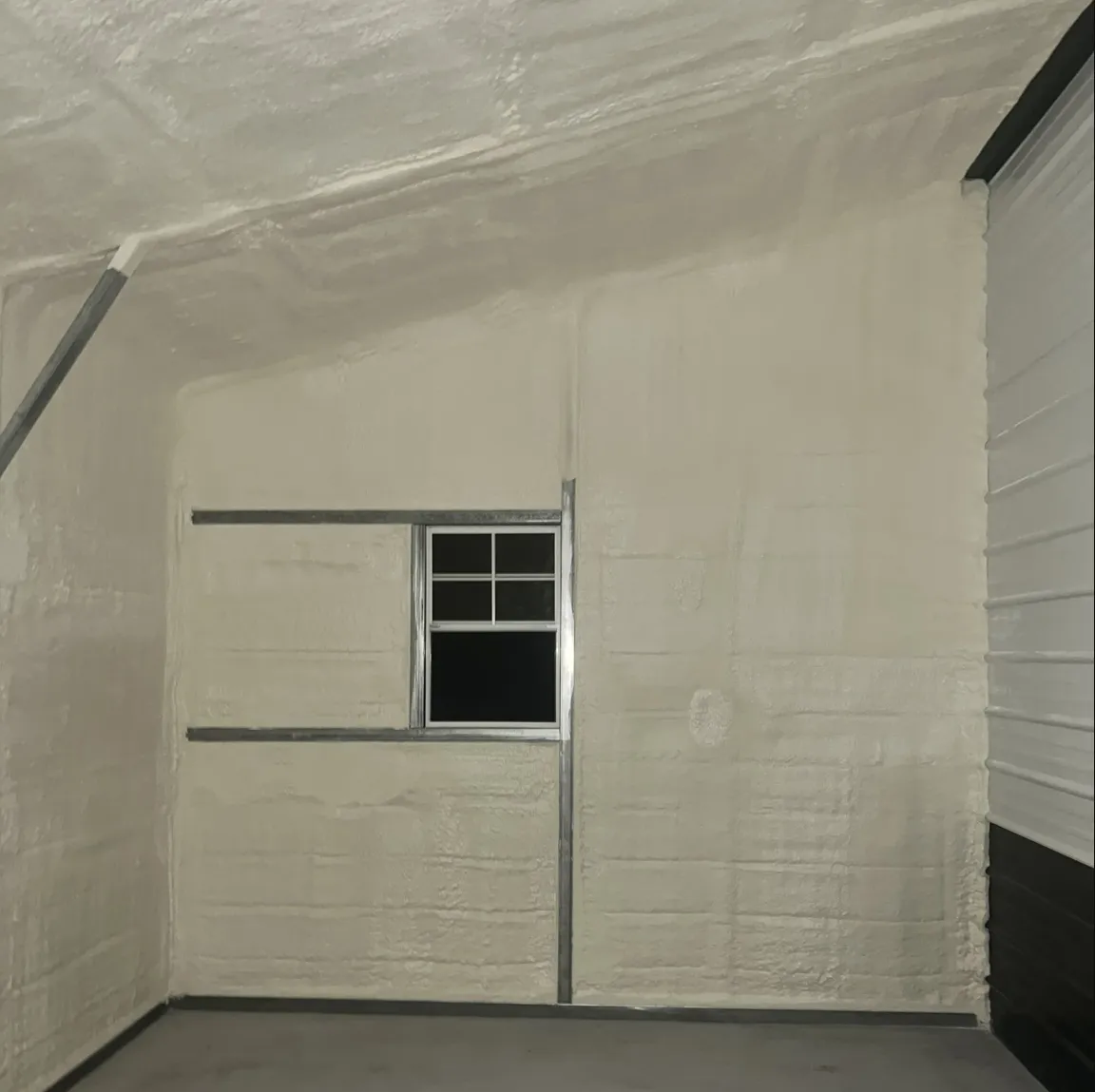 Closed-Cell vs Open-Cell Spray Foam for Metal Building Insulation in NC