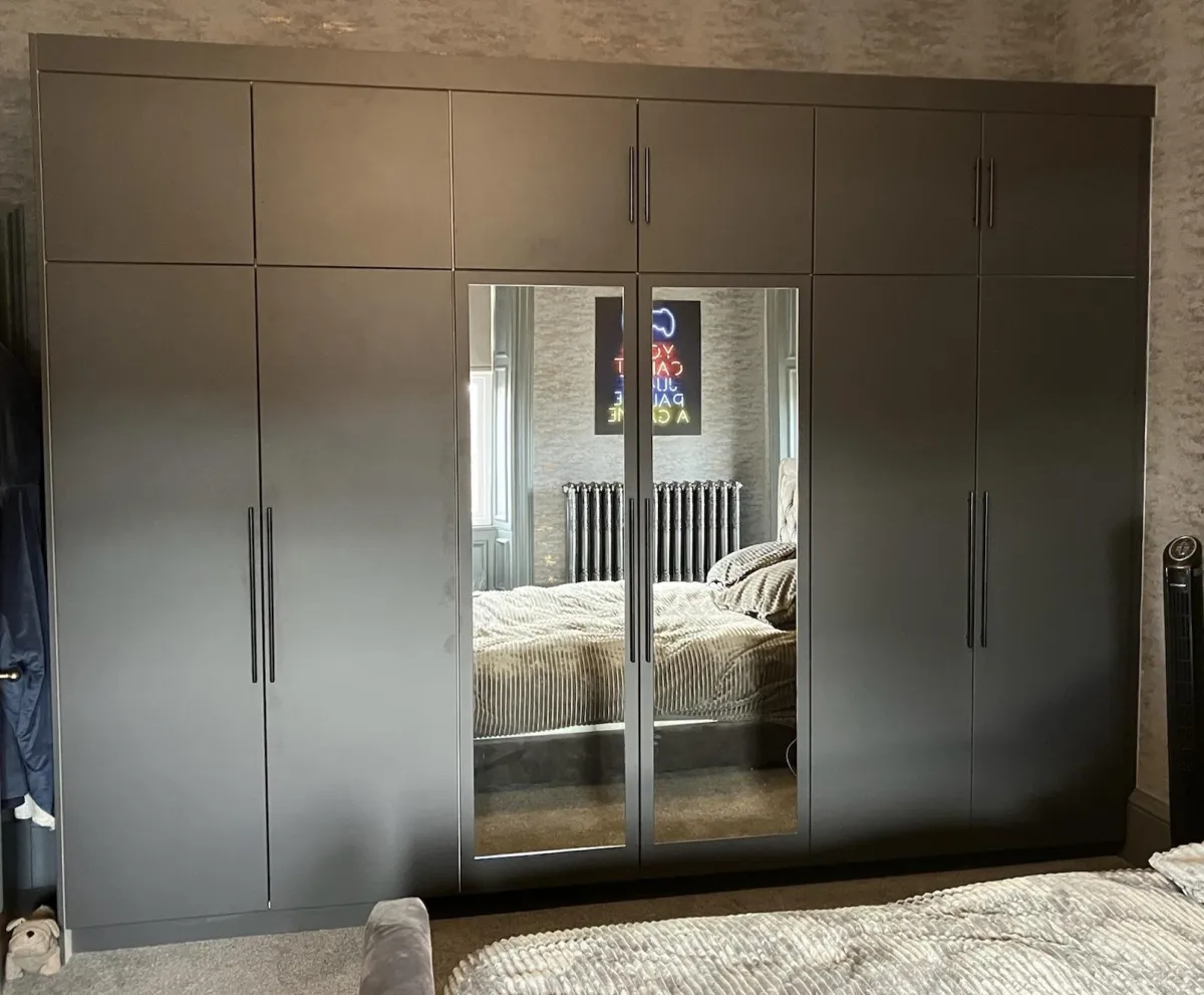 modern fitted bespoke bedroom wardrobe
