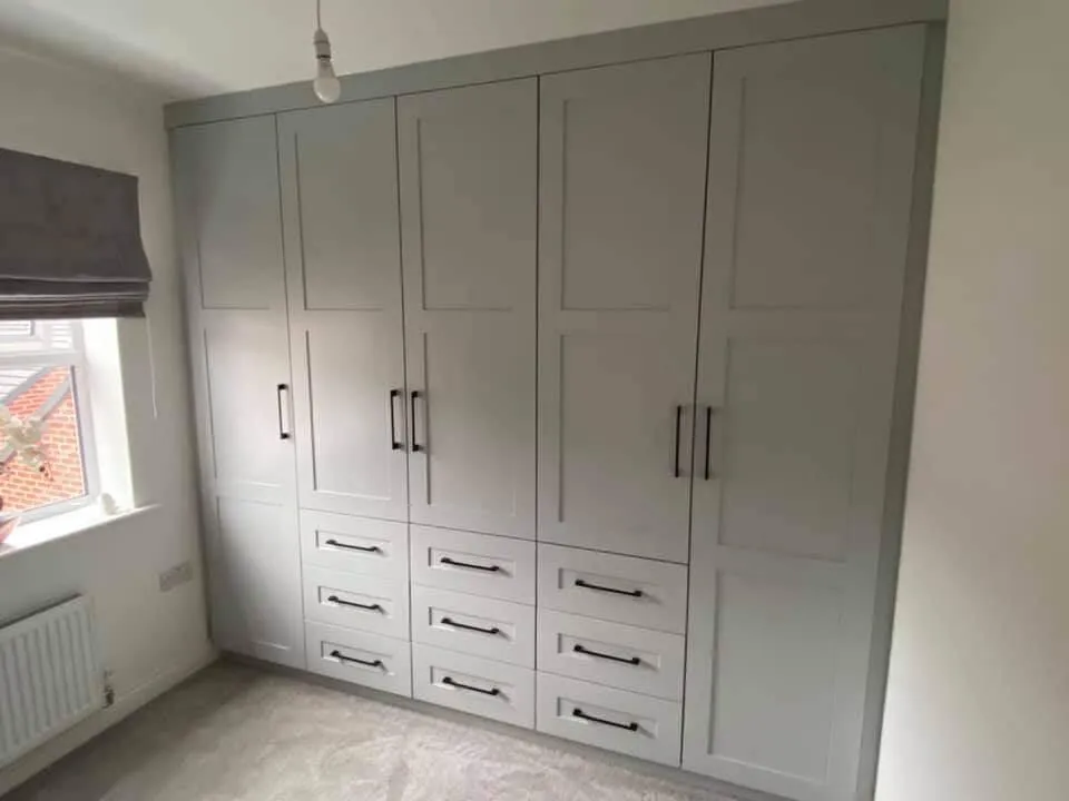 Sliding Doors vs Hinged Doors: Which is the Ideal Choice for Your Bedroom?