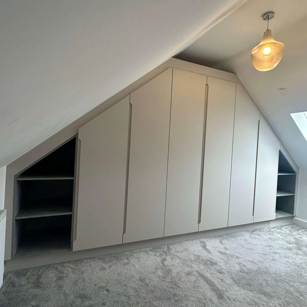 Luxury fitted wardrobes vs budget : everything you need to know